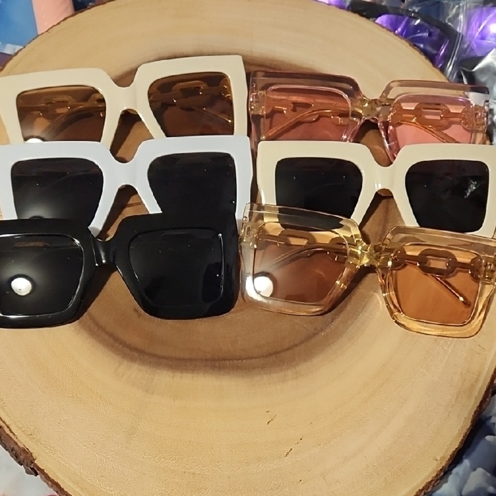 Stylish Womans Sunglasses - Black, White, Pink, Tan, Orange. (LOT OF 6)